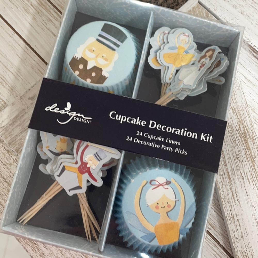 Design Design- cupcake decoration kit